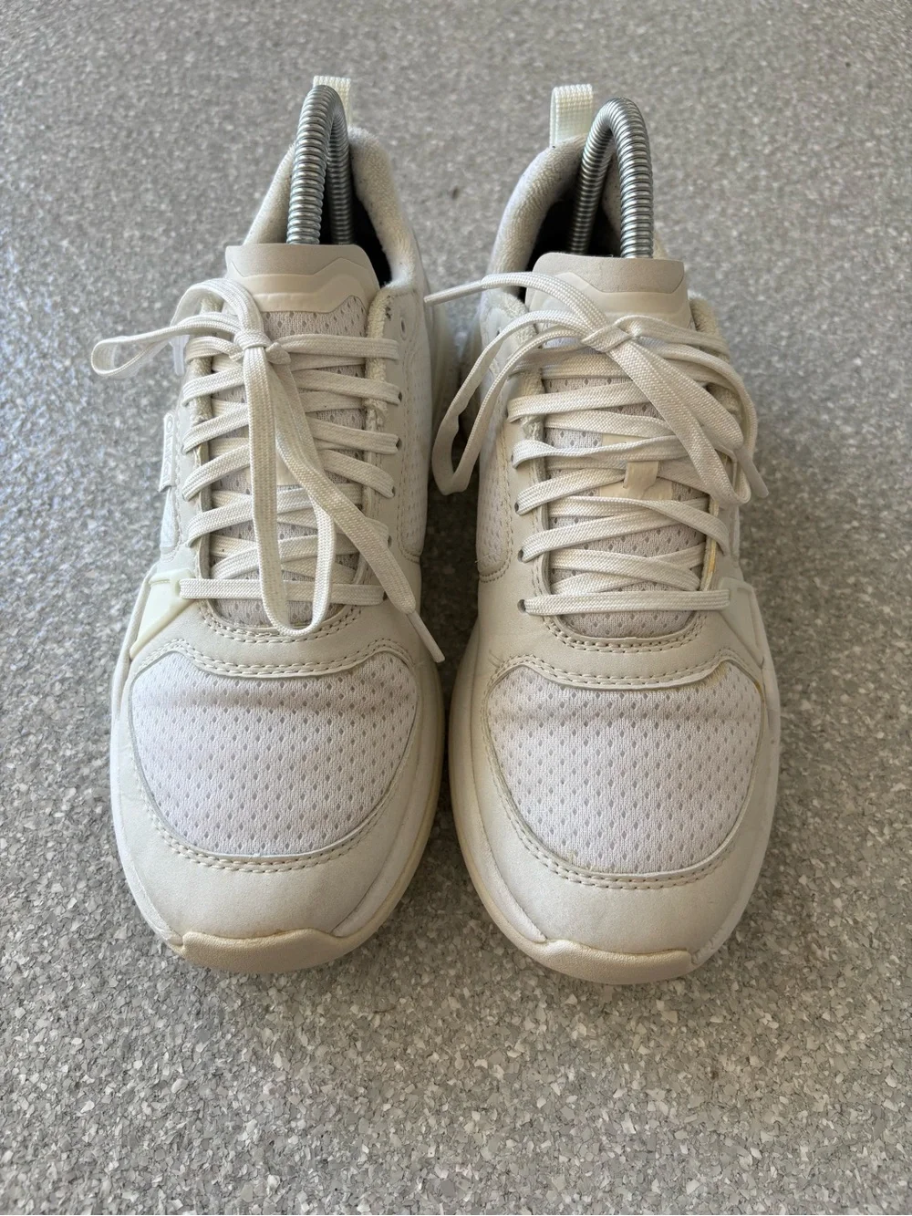 OluKai 'Anau sneakers women’s size 7.5 - Picture 4 of 5